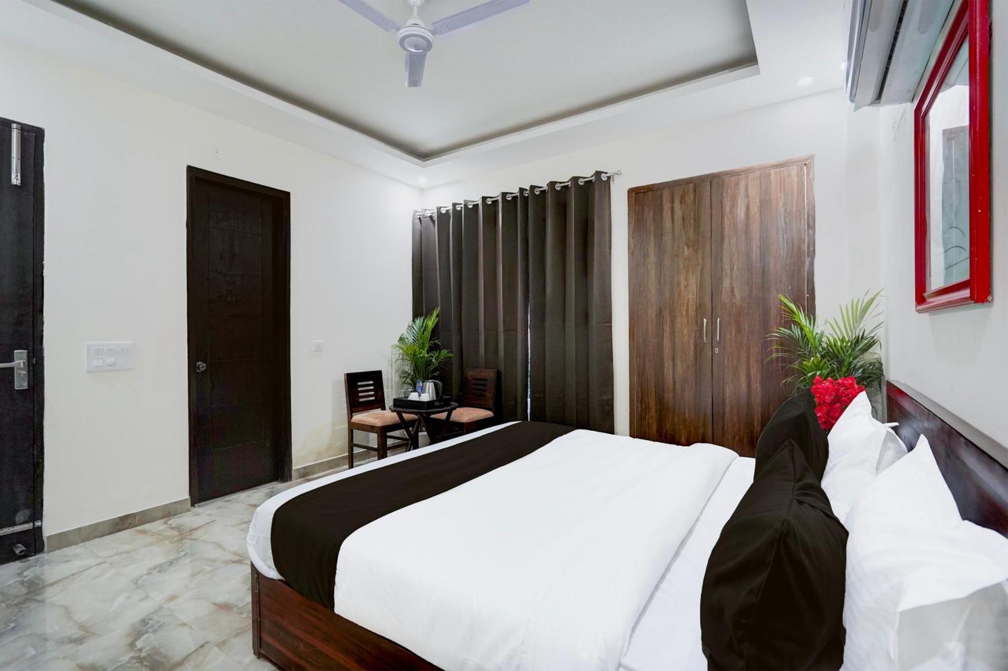 Townhouse Delight Inn Gurgaon Buitenkant foto