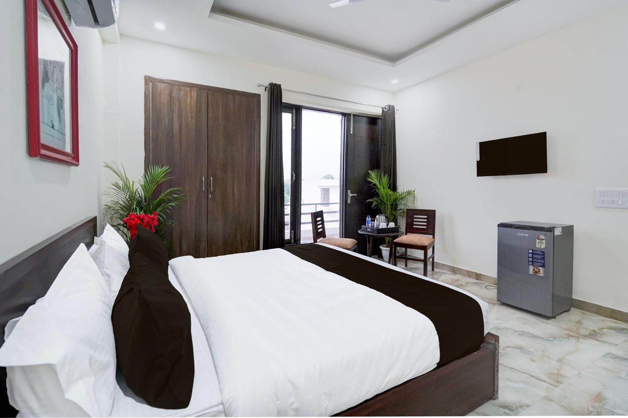 Townhouse Delight Inn Gurgaon Buitenkant foto