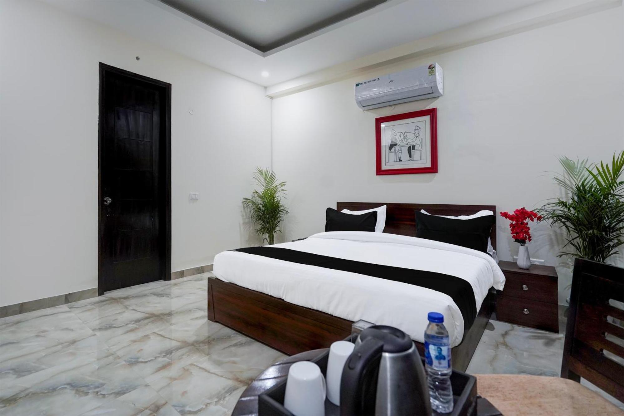 Townhouse Delight Inn Gurgaon Buitenkant foto