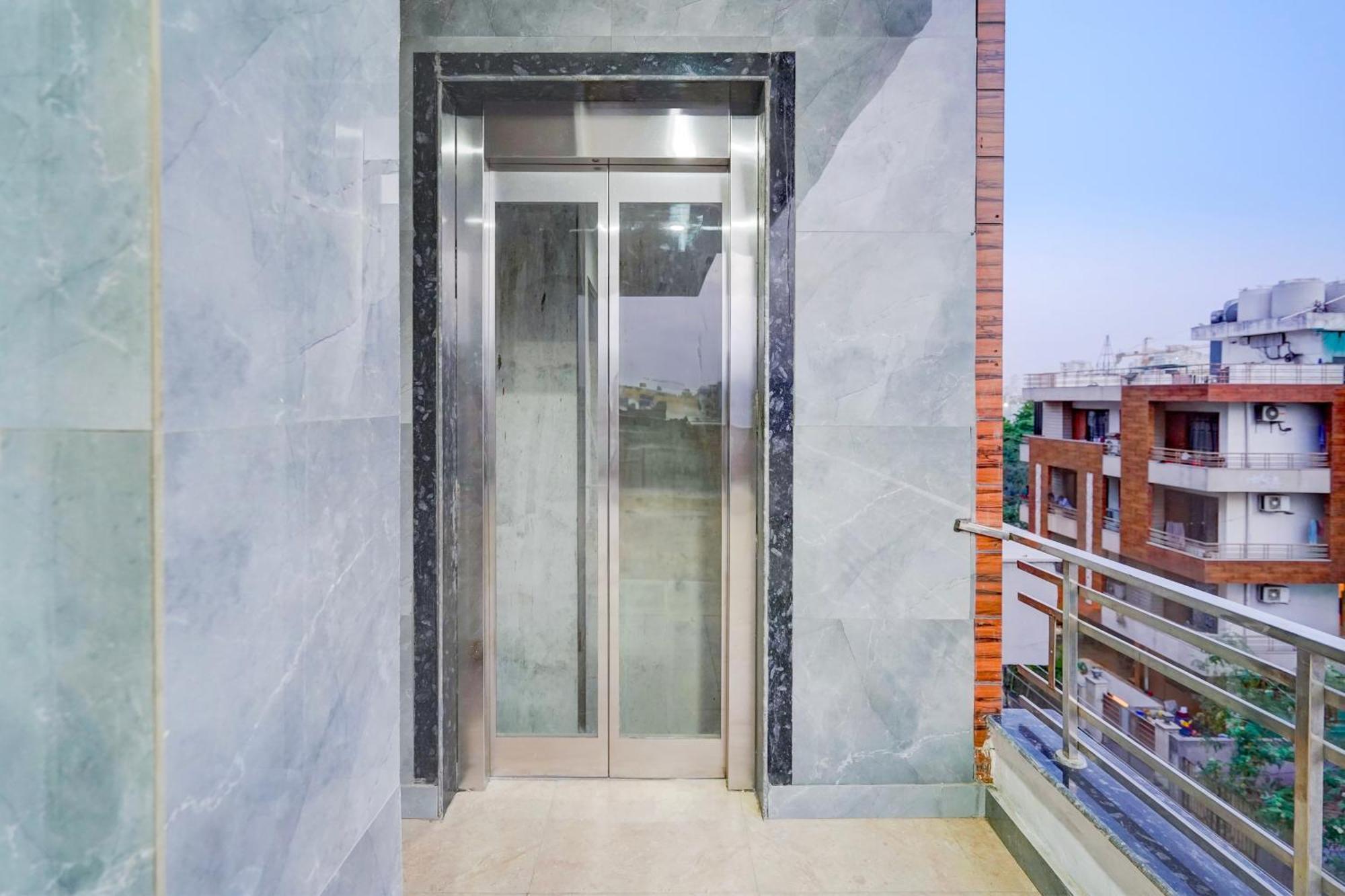 Townhouse Delight Inn Gurgaon Buitenkant foto
