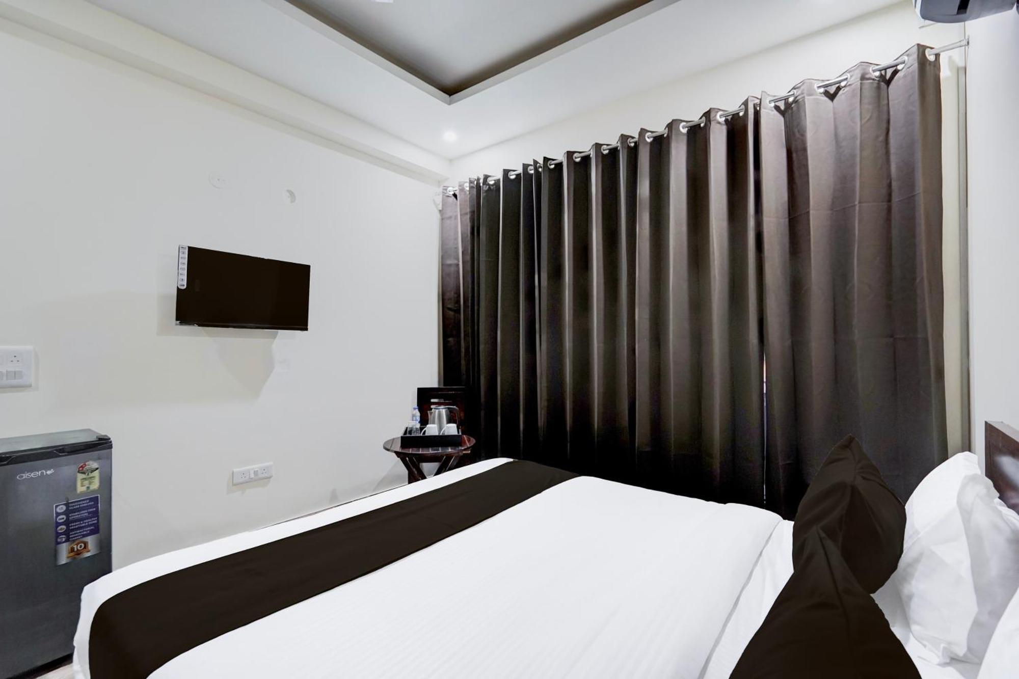 Townhouse Delight Inn Gurgaon Buitenkant foto